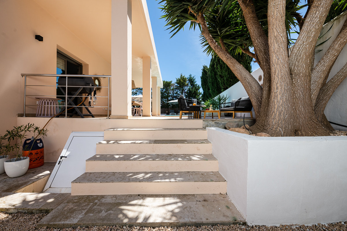 Alquiler de villas con jardín y piscina en Ibiza